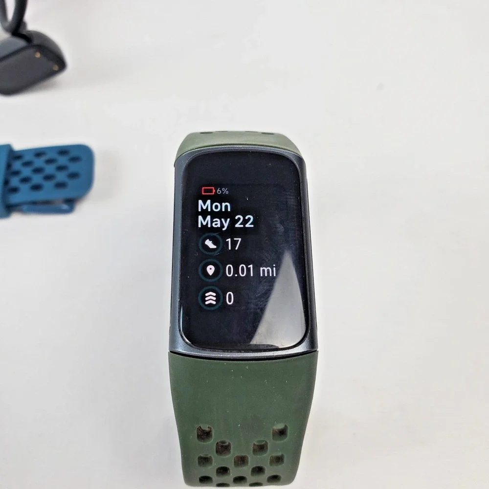 Fitbit Charge 5 Fitness Tracker Black Green w/ Cable, Extra Band, Guide